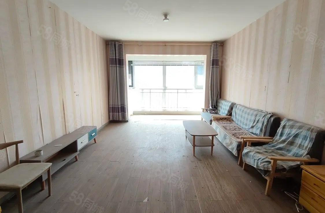 龙湾商品房3室 带车位 靠东门楼层好免大税 近文轩一中外国语