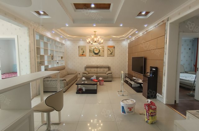 急售二中对过  海德公园  消防队家属院  电梯中间楼层