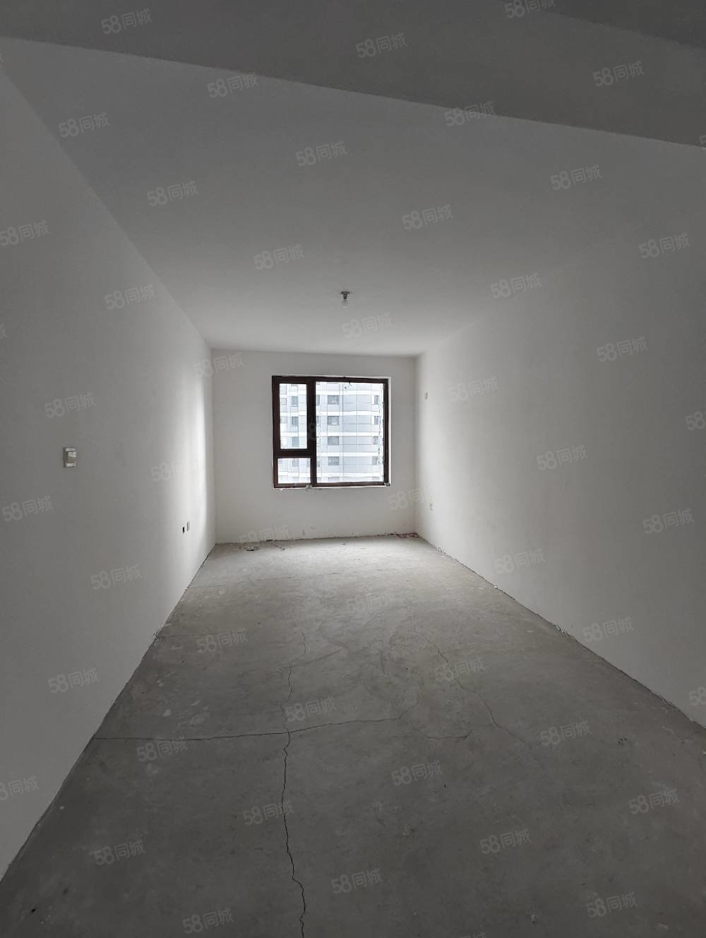 锦江丽都3室2厅1卫101㎡南北56万