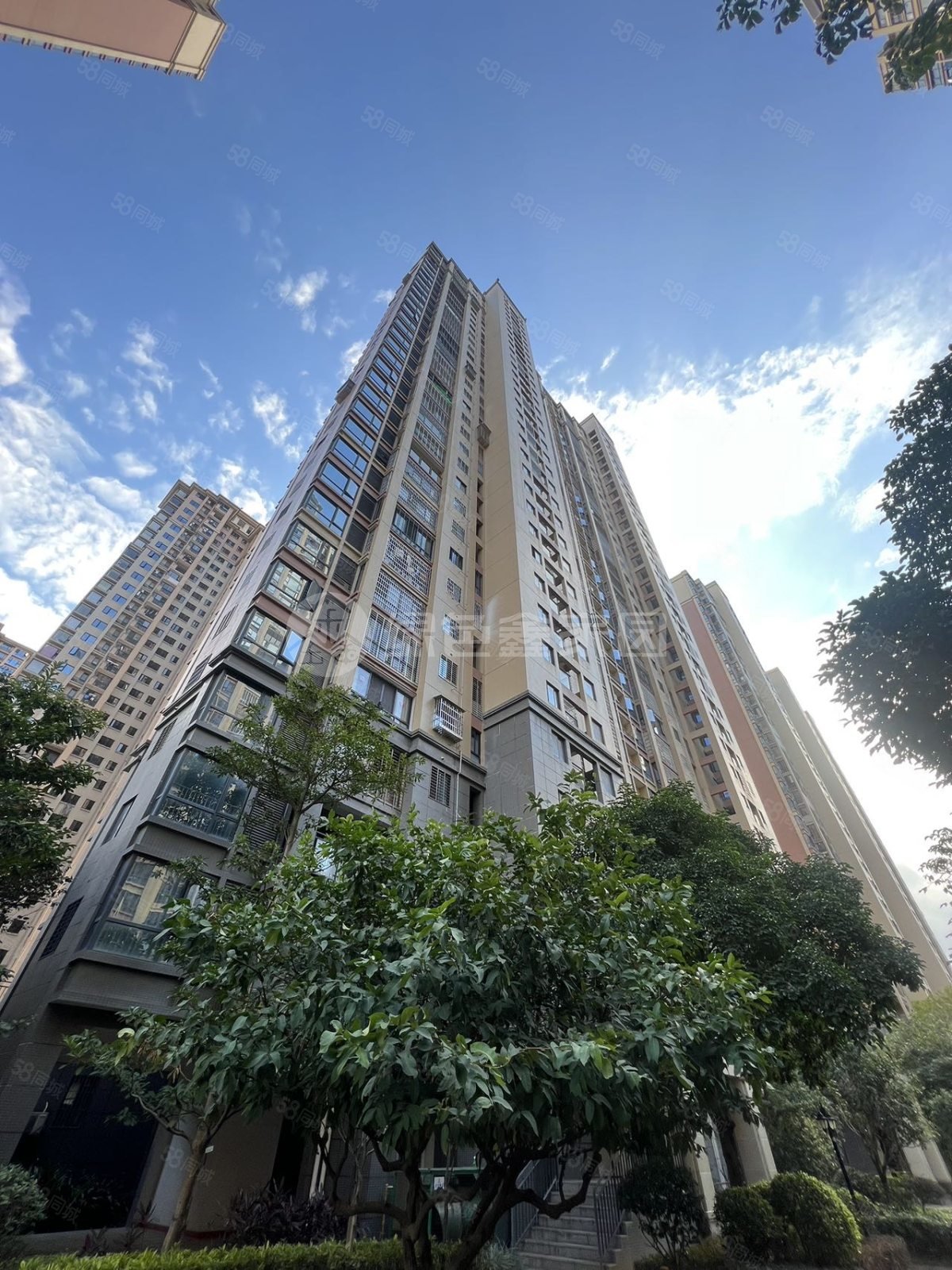 禹洲精装小三房 阳光好 公园 交通都在楼下 总价低,禹洲城上城-龙岩58