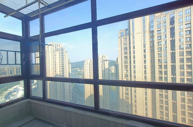 金茂府3室2厅141.54㎡215万二手房图片