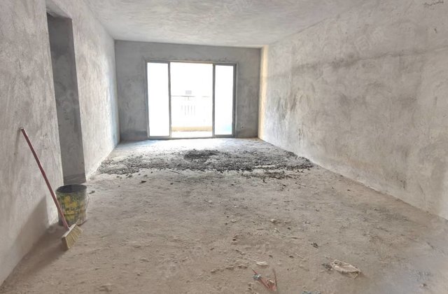 东方明珠4室2厅142㎡59.8万二手房图片