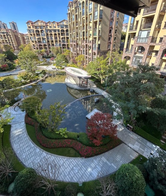 对小区中庭主景观,带地下车位一个,香颂美地澜庭-楚雄58同城