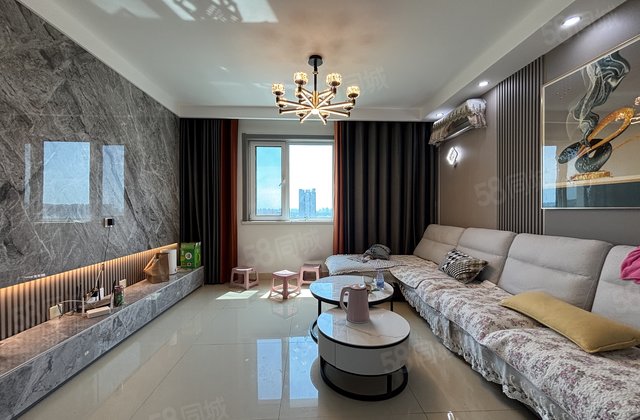 新一中附近电梯房拎包入住车位和储藏室东边户