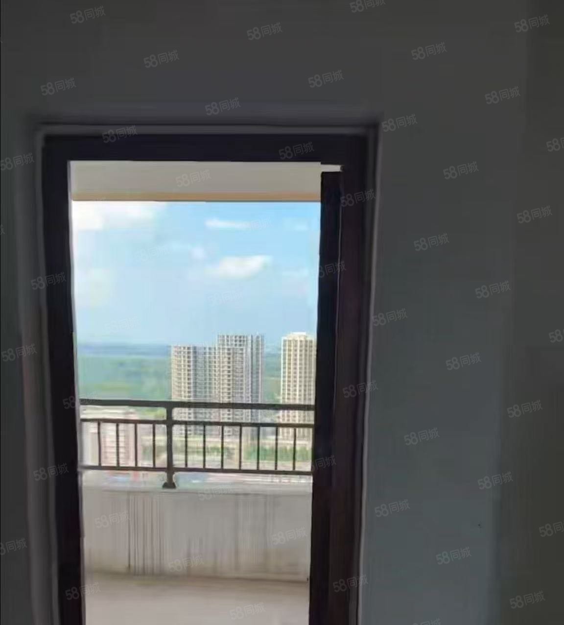 中海国际花园3室2厅1卫95㎡南北26.8万