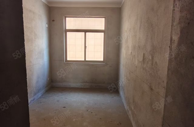 水岸国际4室2厅137㎡69万二手房图片