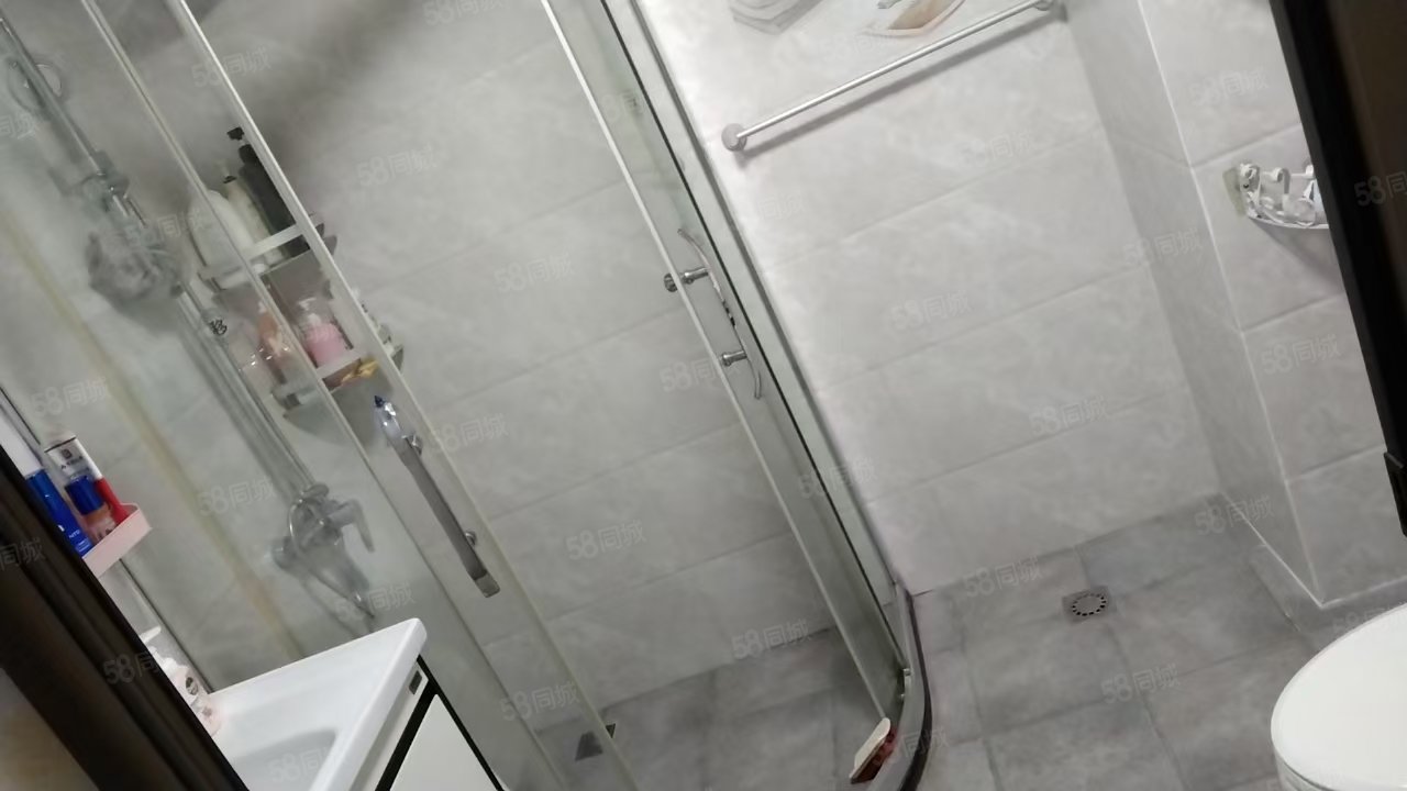 万象广场2室1厅1卫85㎡南北66万