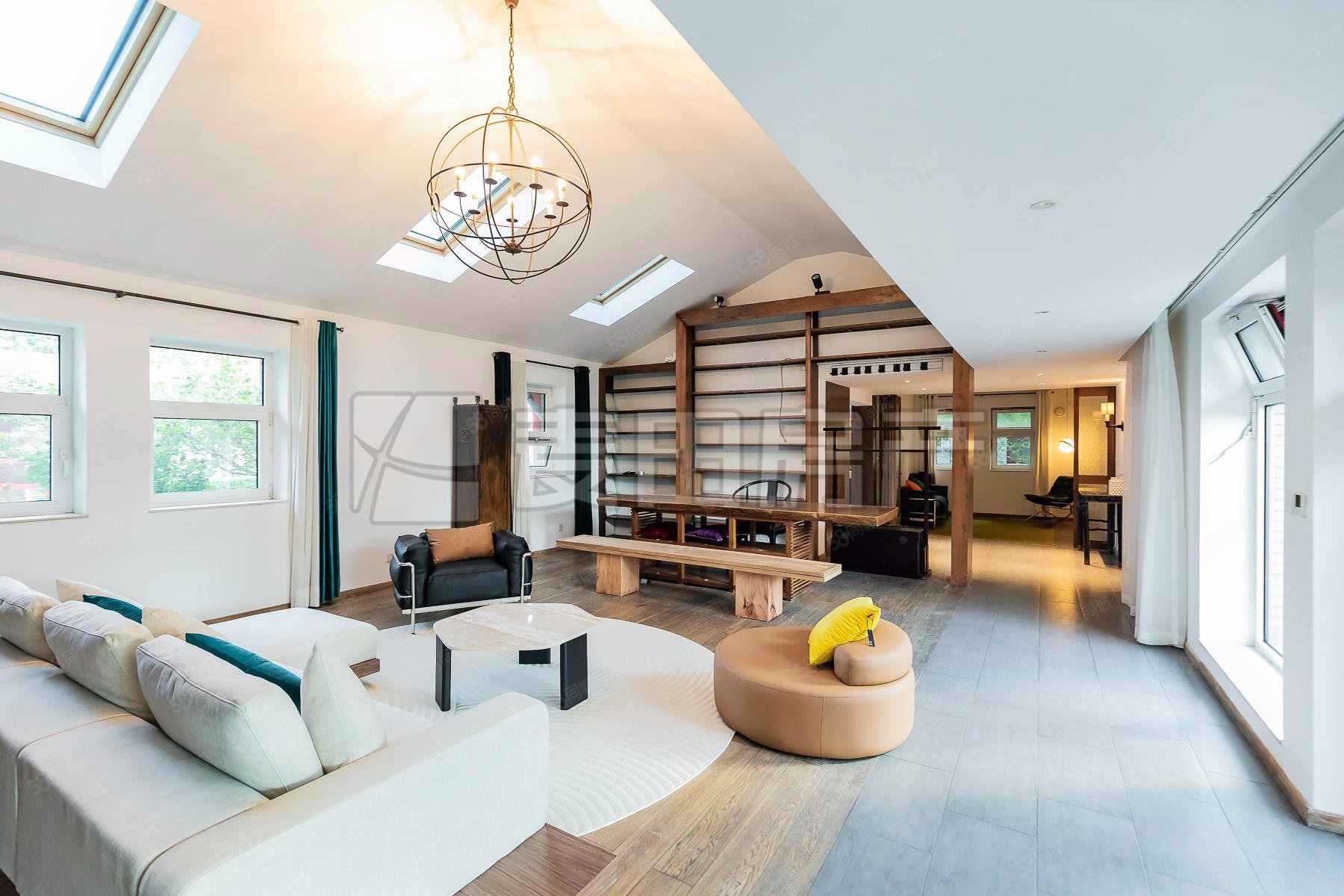 歐陸苑4室3廳3衛(wèi)232㎡南北2675萬