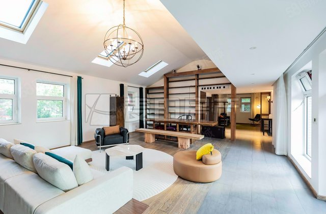 歐陸苑4室3廳3衛(wèi)232㎡南北2675萬