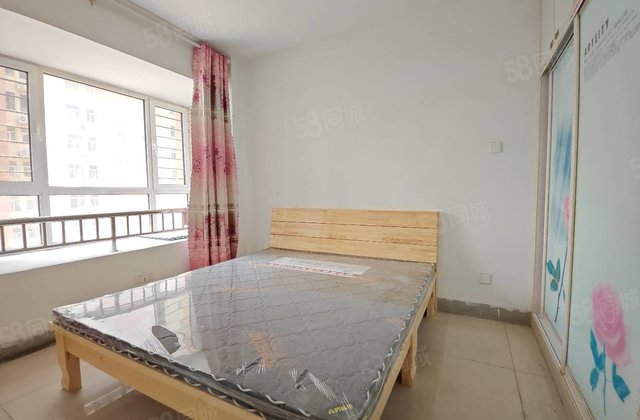 文轩！新东方龙湾！两室隔三室！有储！  方便