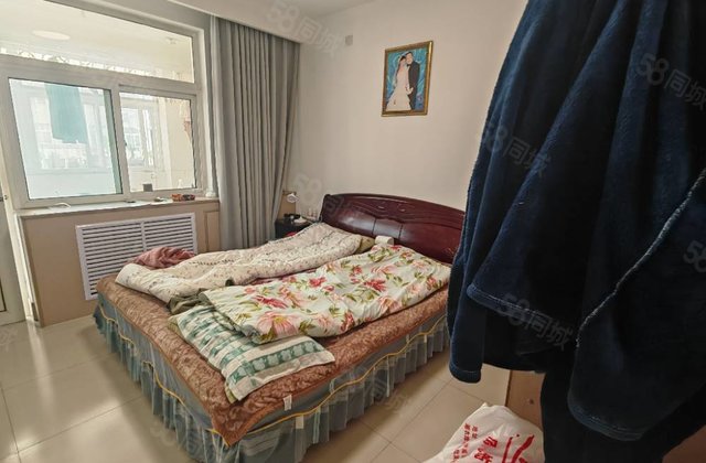 4 4 万 44柱大学城附近 滨河花园 精装修三室 停车方便
