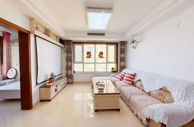 中央丽都新出刚需精装三室中间楼层东边户 全明户型