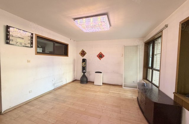 市中心，东昌，新兴，星海家园，中华御苑，电梯房三室两厅免大税