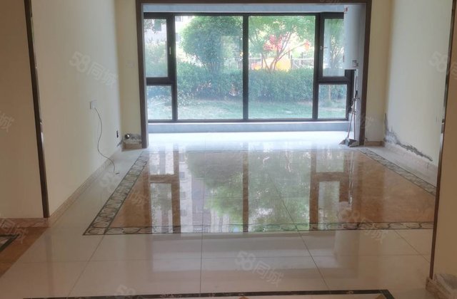 碧桂园翡丽湾一楼带负一层，总面积304平方 带车位。