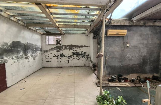 老文轩 中医院 独门一楼带院 两居室 好户型 67万急卖