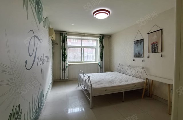 新出步梯一楼 三室  小区停车方便 送储藏室，公摊小