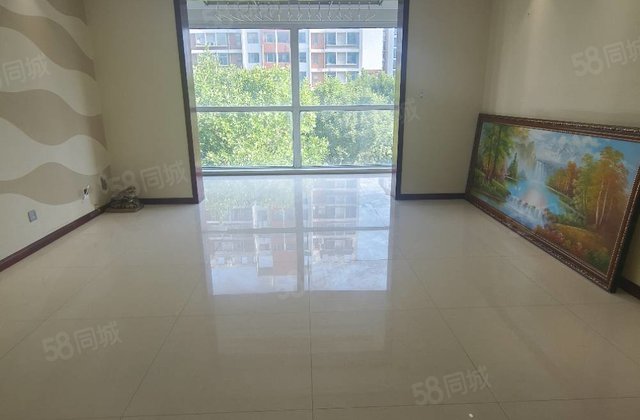 金融小区4室2厅173㎡126万二手房图片