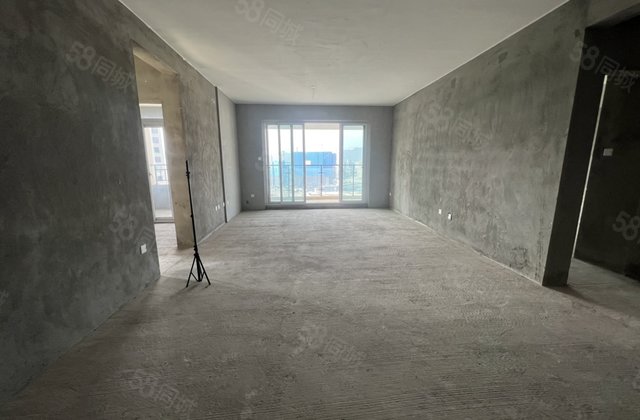 正黄领地翡翠公园4室2厅129㎡87.8万二手房图片