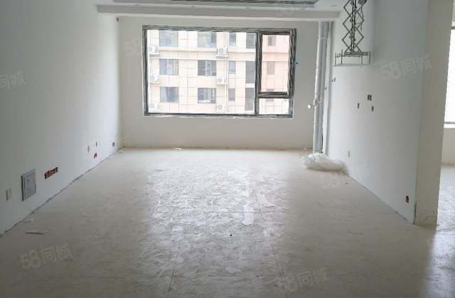 急售急售观景房三叶草户型，单价8000多，带车位随时看房。