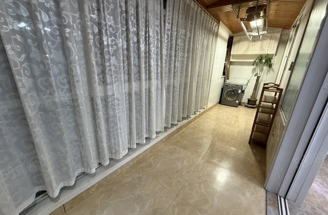 欧景丽都！步梯一楼！花园洋房！三叶草户型！带2个车库！可面议