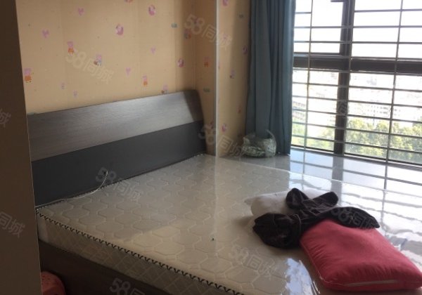 绿景国际花城3室2厅110㎡70万二手房图片