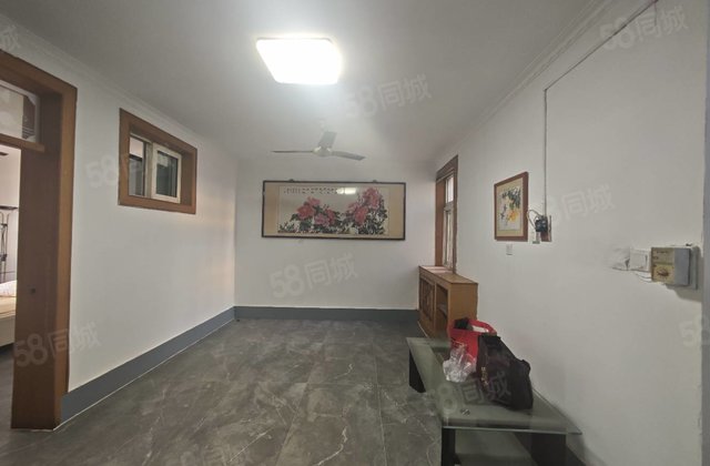 三中，孝心一楼带院子，健康路上，东昌中学，北顺  。