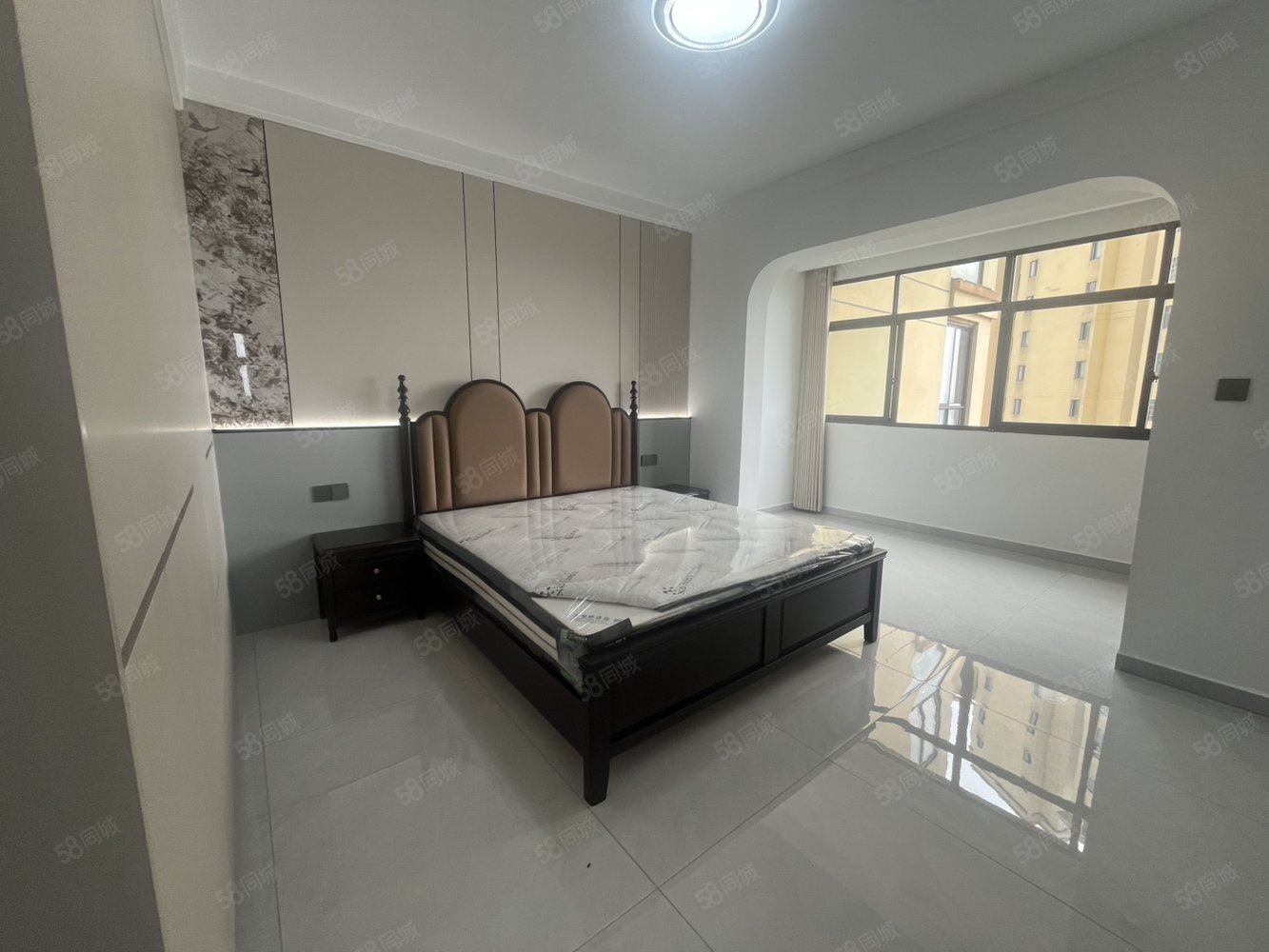 香槟国际5室2厅2卫123㎡南北72万