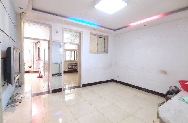 步梯一楼 振兴路   锅炉厂家属院 三室两厅 南北通透随时看