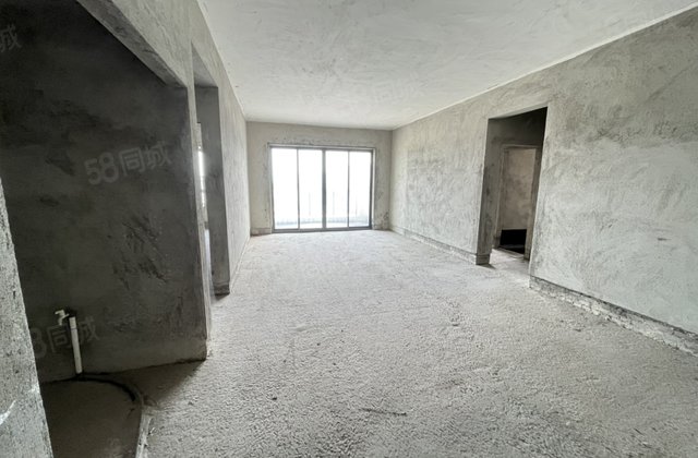 筠州花园二区南园4室2厅145㎡88.8万二手房图片
