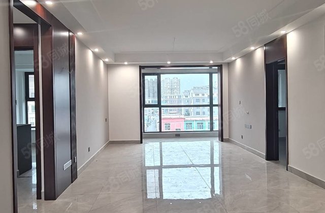 公园附近！金麟府电梯阳房精装四室！送车位！送储藏室！免大税！