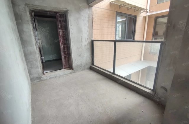 鸿山金域龙湖4室2厅133㎡67万二手房图片