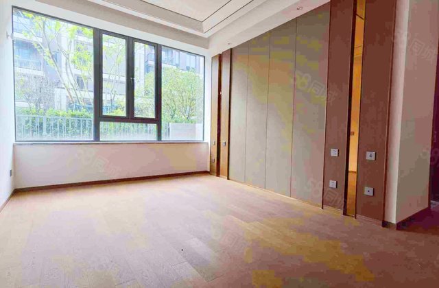 融创玖玺台4室2厅196㎡480万二手房图片