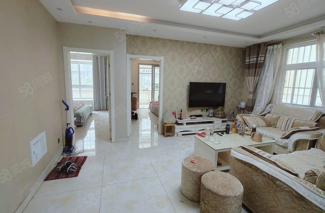 东方明珠1期3区3室2厅124㎡74万二手房图片