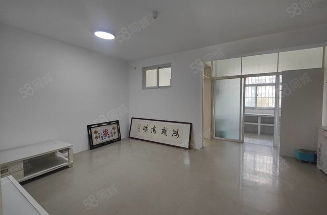 三中北校旁 三室好楼层 诚心出售