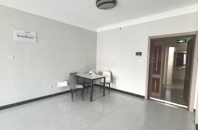 牛逼凤凰城10号院，带车储免大税，看房方便，详情联系。