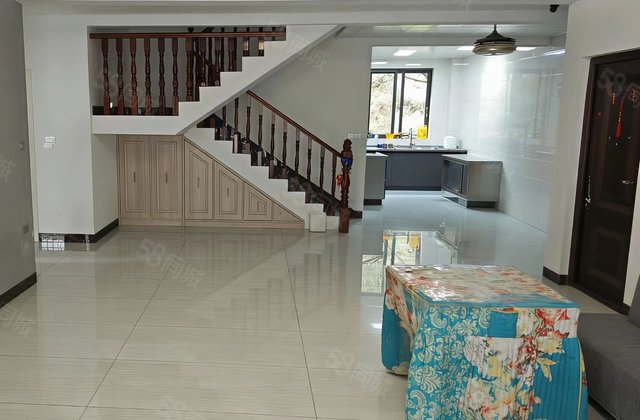 凤鸣路三巷23号住宅楼9室2厅430㎡138.8万二手房图片