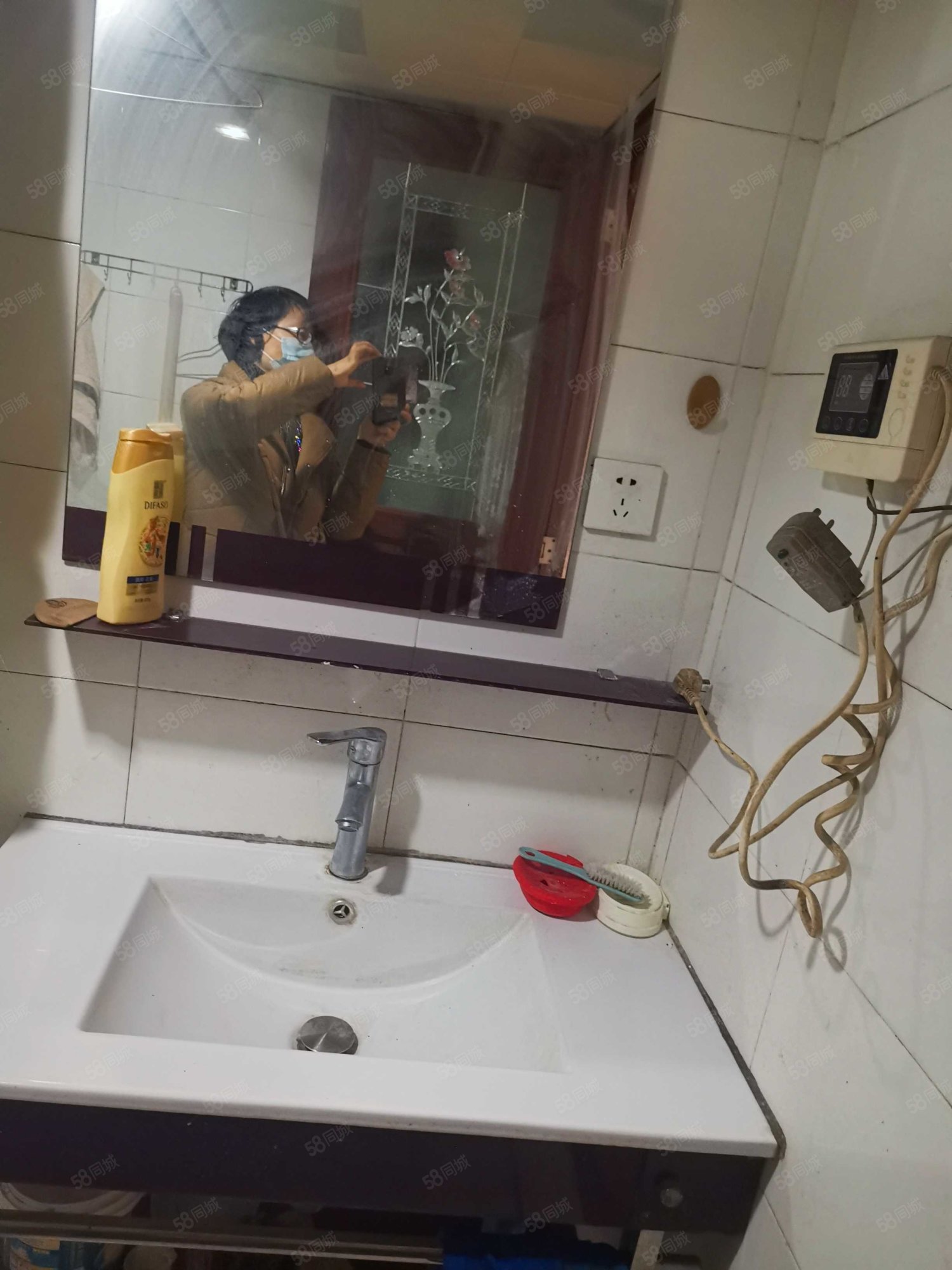 红卫三公司小区3室1厅1卫88.87㎡南30万