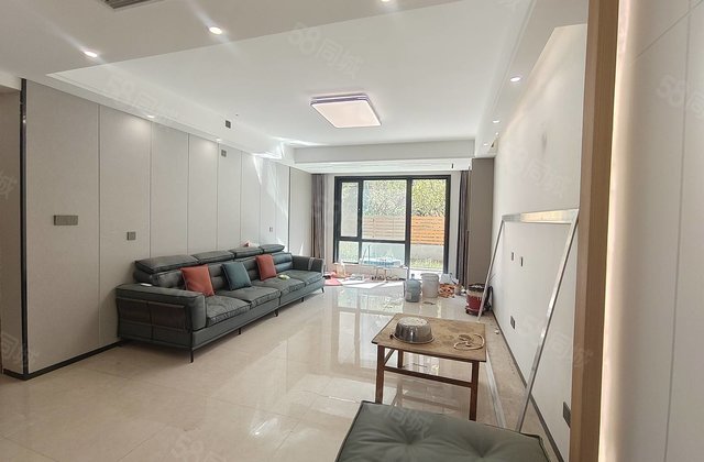 急售 一楼带院 中央空调 精装修 未住 民生凤凰城 润景苑