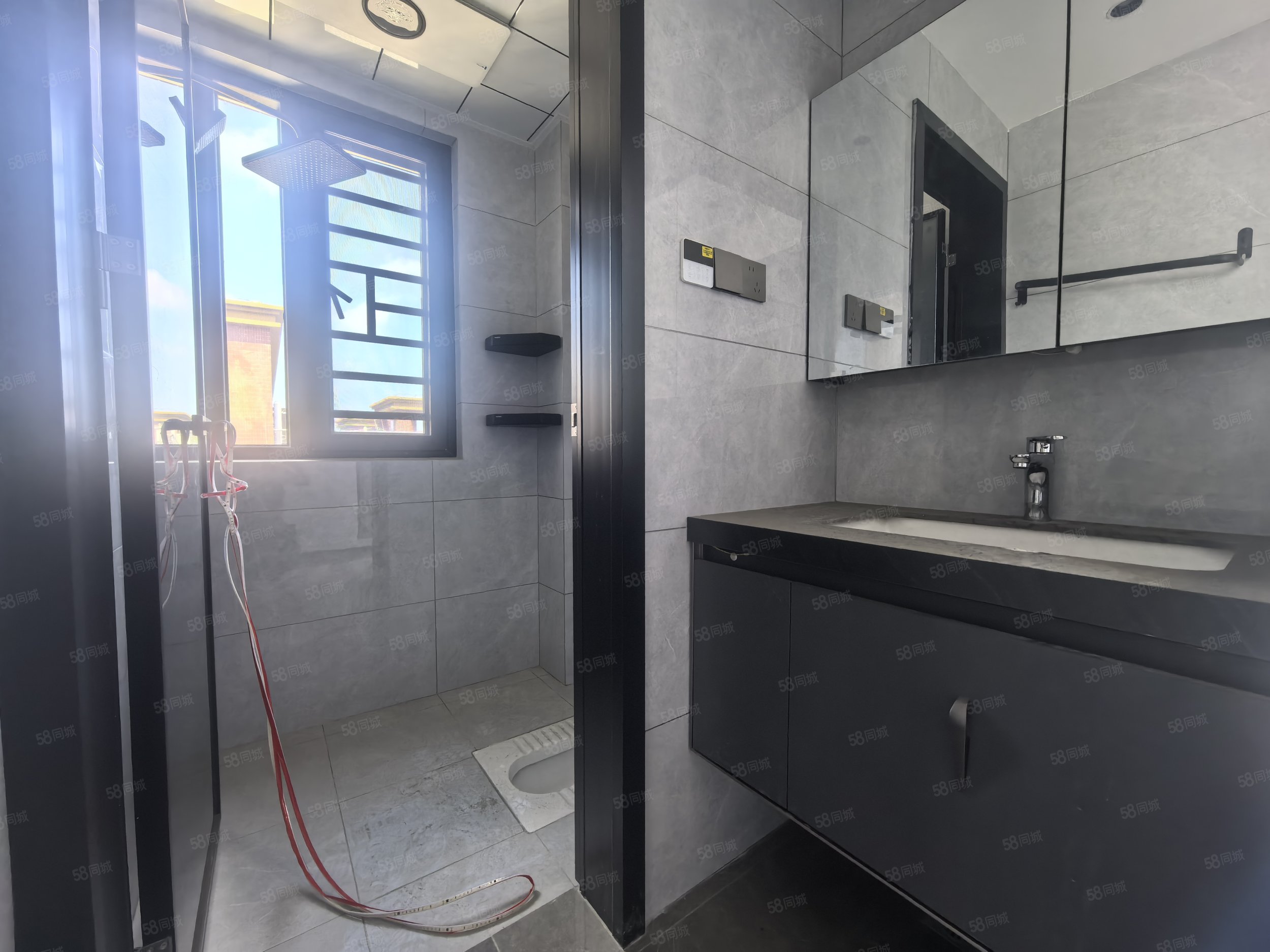 华隆公馆4室2厅2卫110㎡南北59万