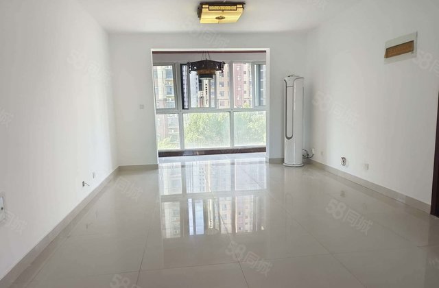 二中附近 性价比超高 三叶草户型 有车储免大税一口价123万