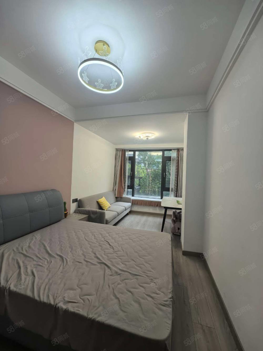 港中旅公元6室2厅3卫180㎡南北199万