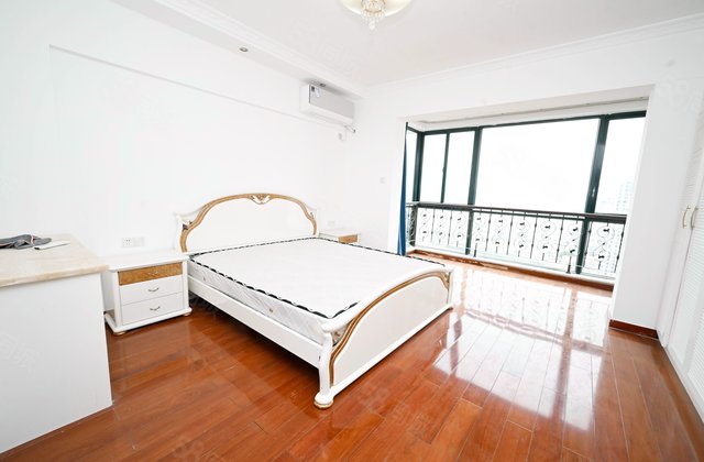 华侨海景城4室2厅200.36㎡950万二手房图片