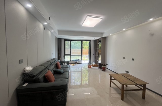 急售，民生一号院高端小区精装四叶草带几十平大院子，价格可谈