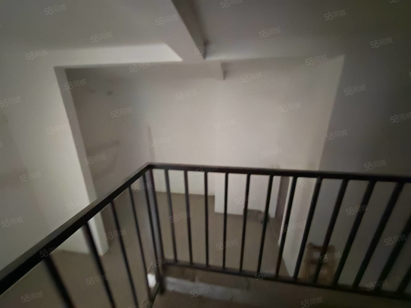 大家十里桃源桂语里4室2厅2卫131㎡南北110万