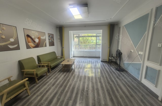 华建壹号官邸东区，洋房3室，看房方便，小区环境优美，交通便利