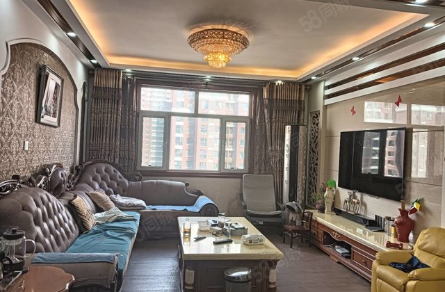 翠堤湾  三室两卫  带车位  免大税  三室朝阳 中间楼层