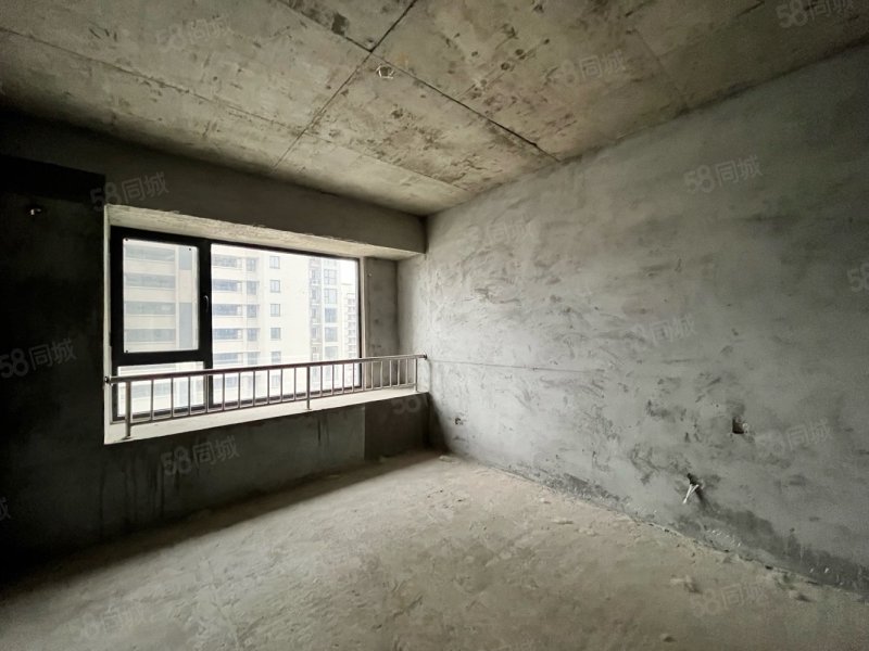 国建公园里3室2厅1卫110㎡南北65万