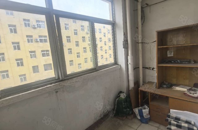 人民公园 正规商品房 购物方便 小三居 医疗配套成熟