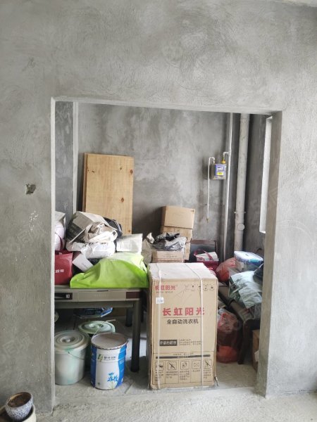 凤凰香榭3室2厅2卫125㎡东西68万