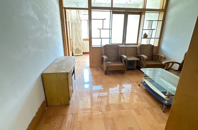 文轩 八中对过 柳园小区 中层 停车方便